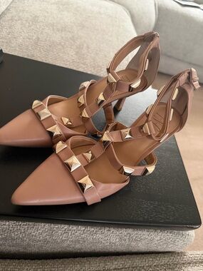 Studded Pointed-Toe Heels in Dusty Rose